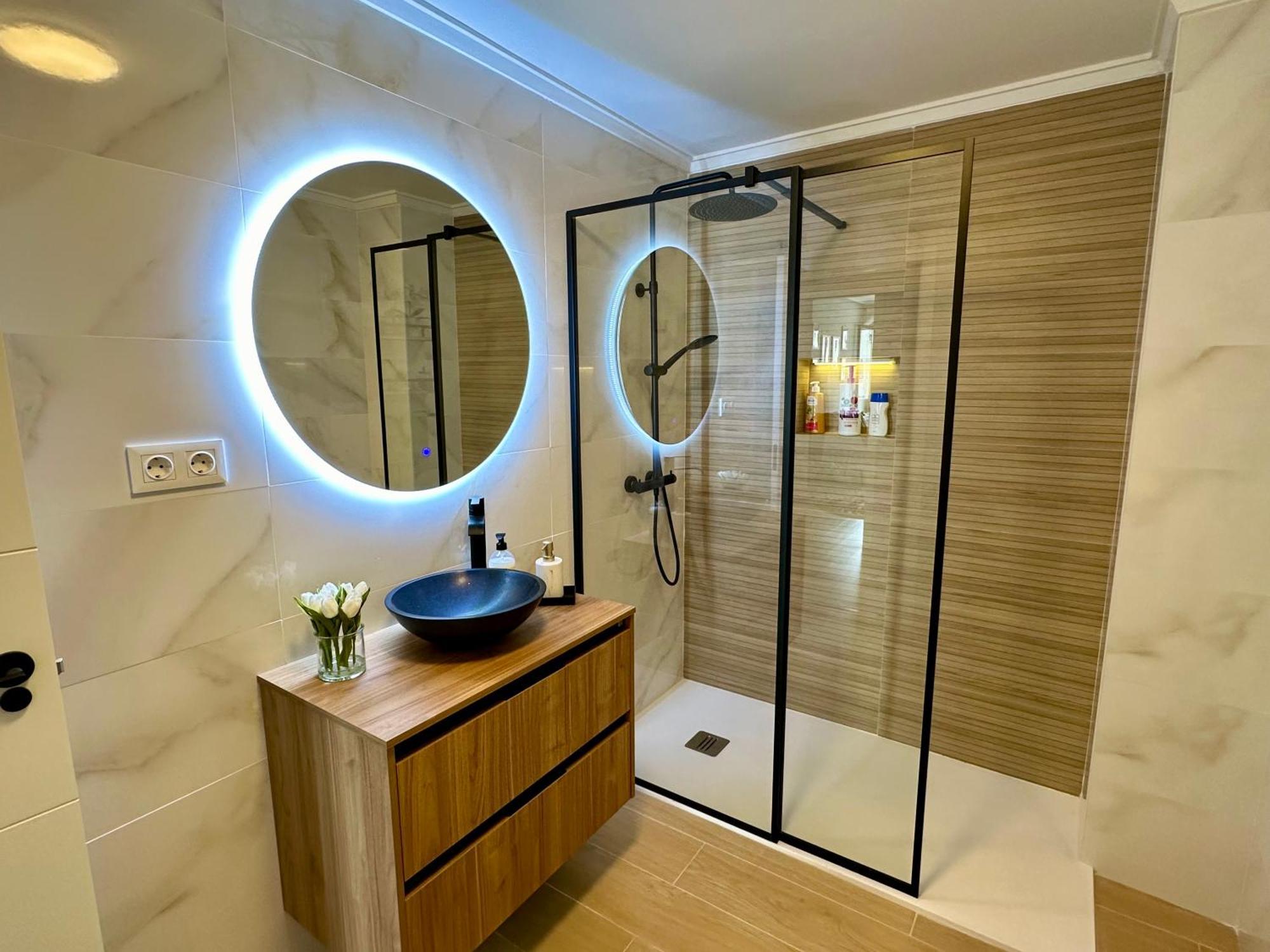 Apartamento Ana, Centrico Y Tranquilo, Parking Incluido Avilés